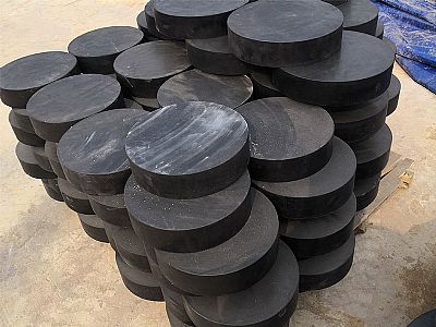 治多县板式橡胶支座由若干层橡胶片与薄钢板经加压硫化